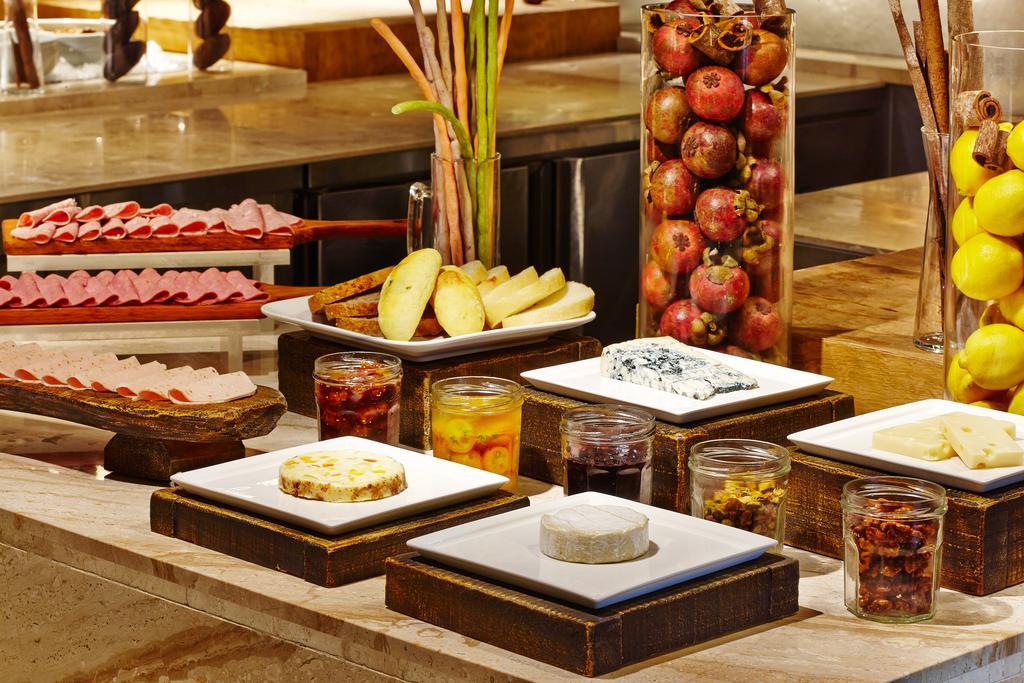 Kensington Jeju Hotel Exterior foto A cheese platter