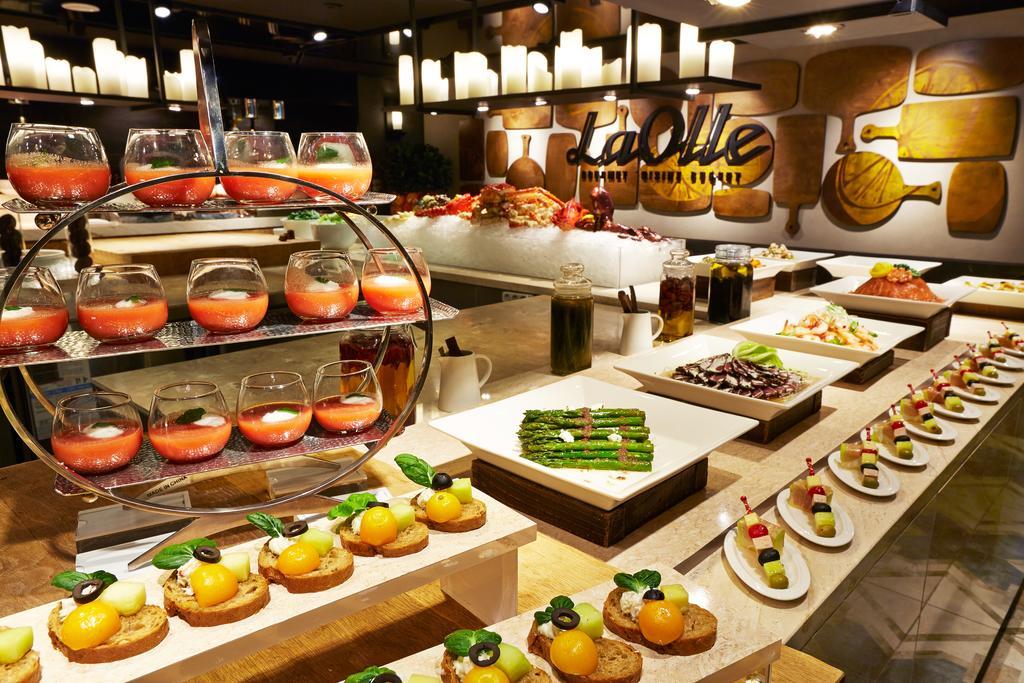 Kensington Jeju Hotel Exterior foto A buffet at a hotel