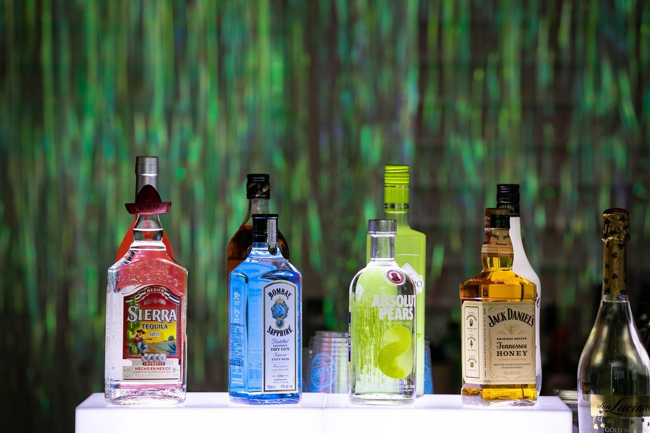 Kensington Jeju Hotel Exterior foto Sierra Tequila, G'Vine, Tanqueray, and Jack Daniel's
